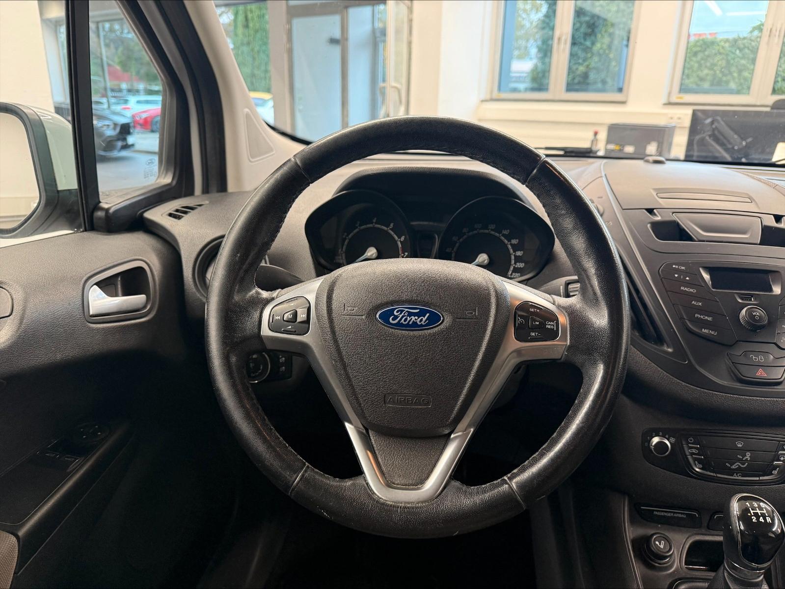 Ford  2015 — photo 15