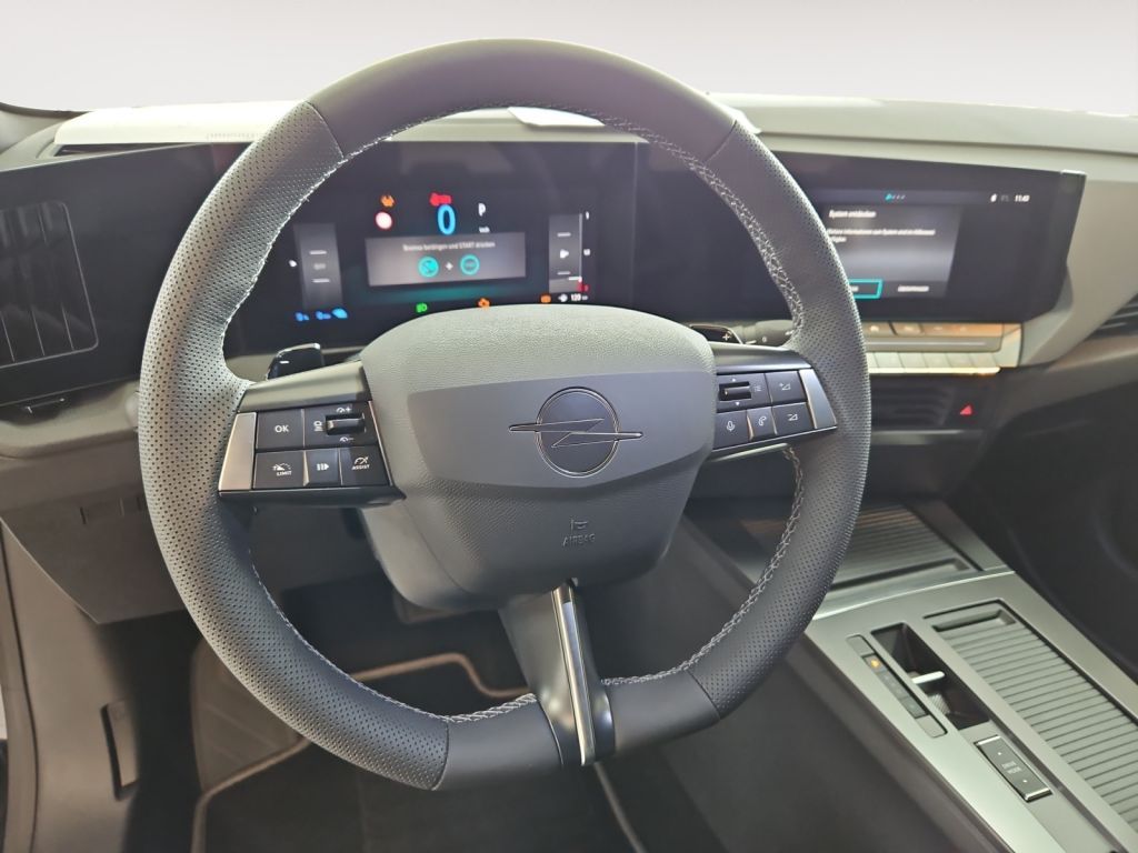 Fahrzeugabbildung Opel Astra ST Plug-In-Hybrid Ultimate AHZV