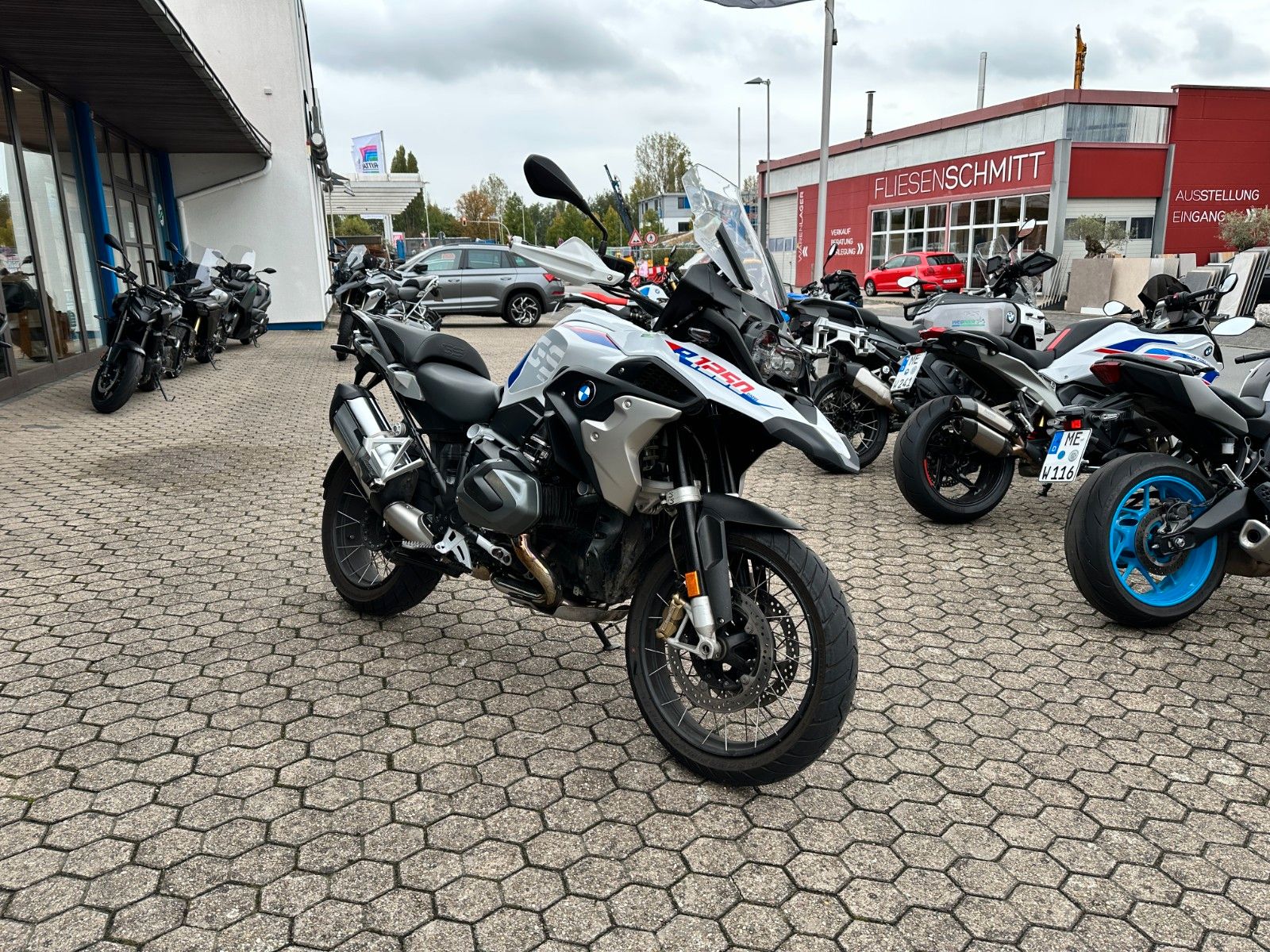 Fahrzeugabbildung BMW R 1250 GS - Anschlussgarantie bis 02/27