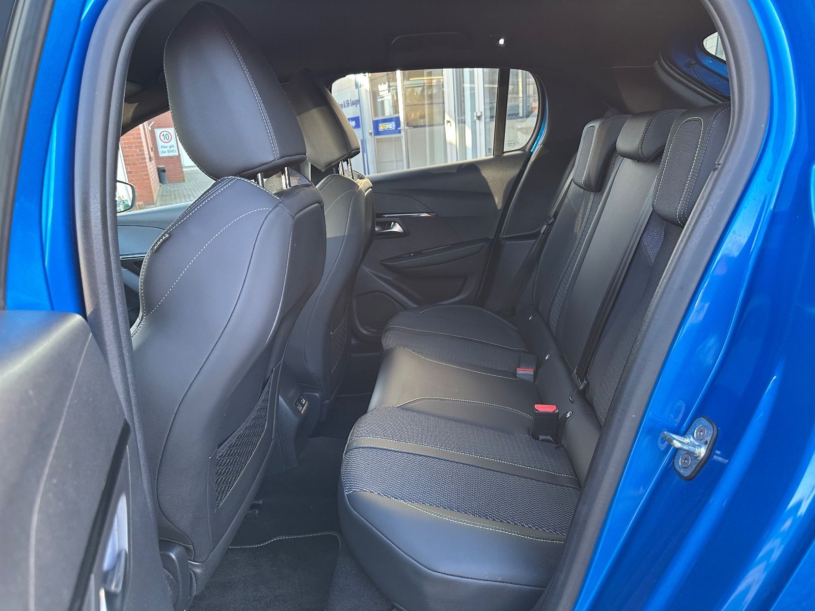 Fahrzeugabbildung Peugeot 208 GT PureTech 100 Navi/LED/ 360°Kamera/Keyless