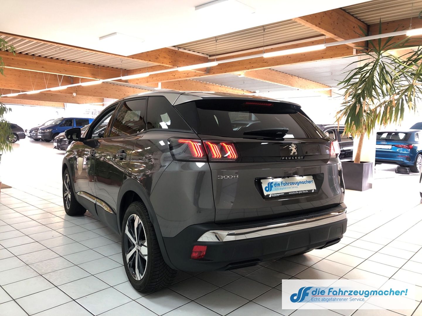 Fahrzeugabbildung Peugeot 3008 Allure Pack 1.5 BlueHDi Navi Digitales Cock