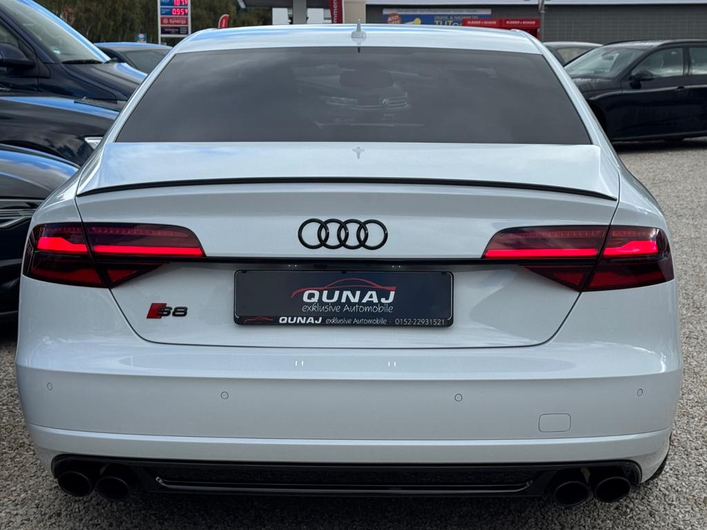Audi S8