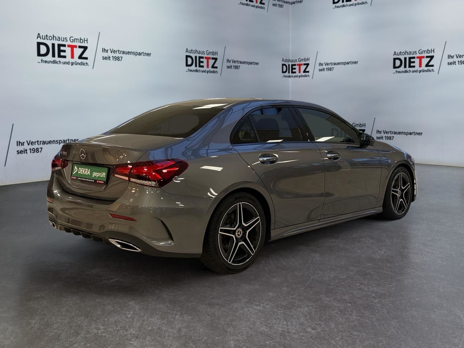 Mercedes-Benz A 200 AMG 7G MBEAM WIDE PANO KAM MBUX DISTR foto 4