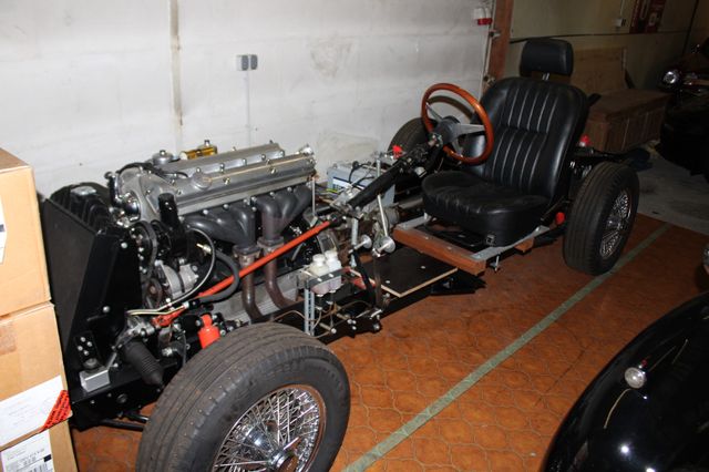 Jaguar XK 140 Driving chassis restored to perfection!