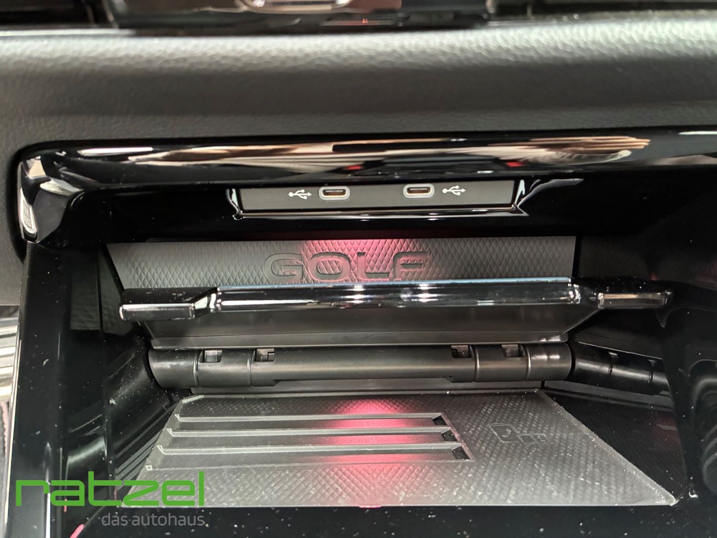Fahrzeugabbildung Volkswagen Golf Clubsport VIII 2,0 TSI Navi ACC Apple CarPl