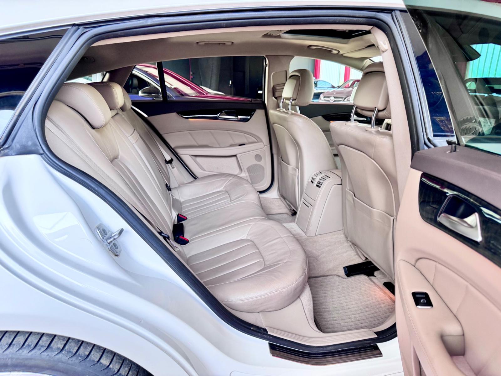 MERCEDES-BENZ CLS 350 CDI SHOOTING BRAKE 4MATIC 265ch - AIRMATIC - TOIT OUVRANT - CUIR - ATTELAGE