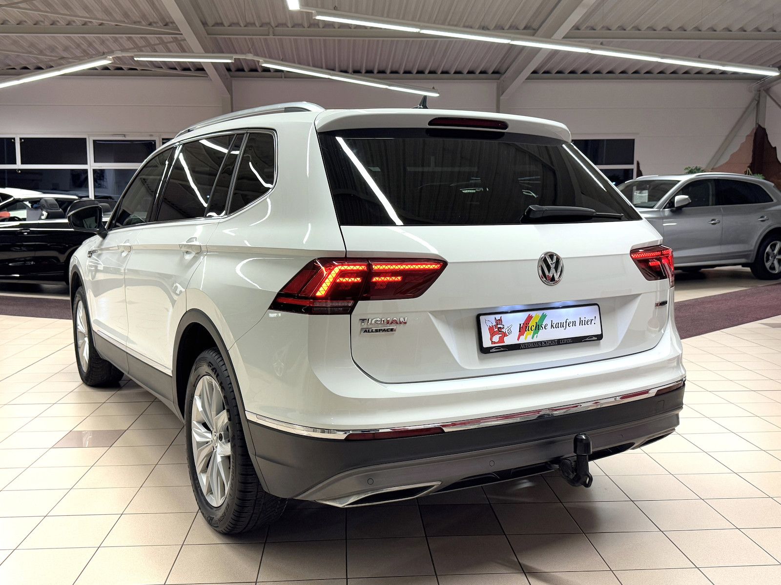 Fahrzeugabbildung Volkswagen Tiguan Allspace 4M /7-Sitze/ACC/Spur/VZE/Ahk