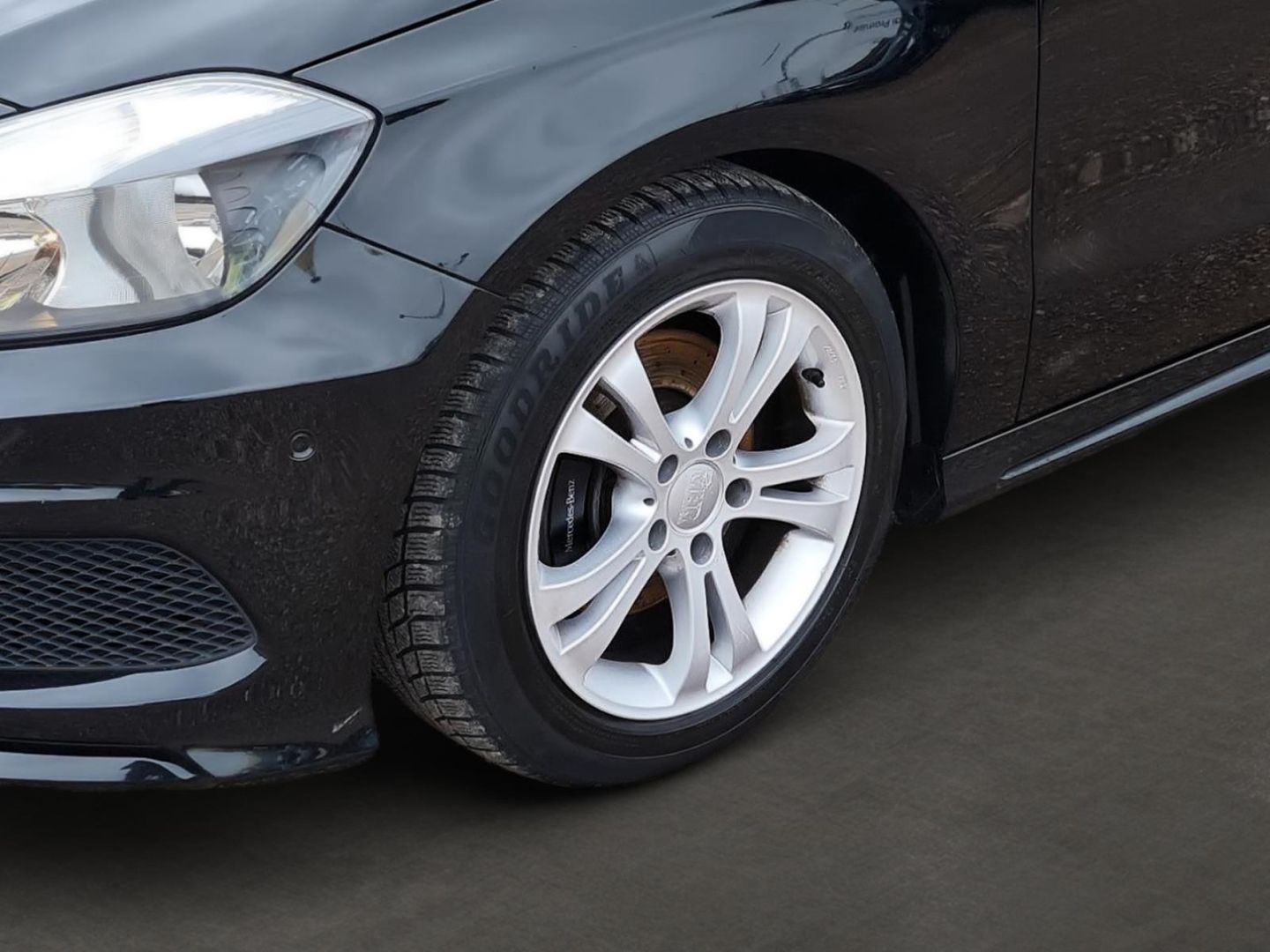 Fahrzeugabbildung Mercedes-Benz A 180 BlueEfficiency HU/AU Klima