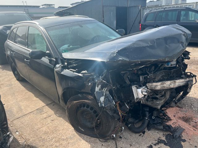 Audi A4 Avant Ambiente/Automatik/Navi/Euro5/Unfall