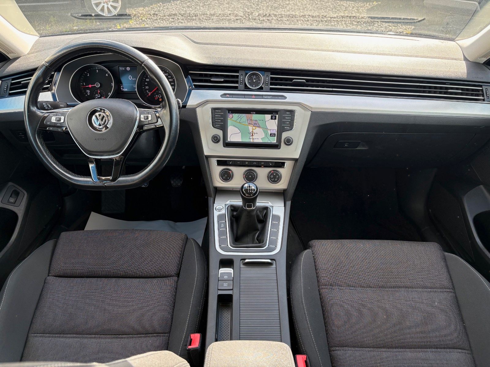 Fahrzeugabbildung Volkswagen Passat Variant 1.6 TDI Comfortline Navi SPORTSIT