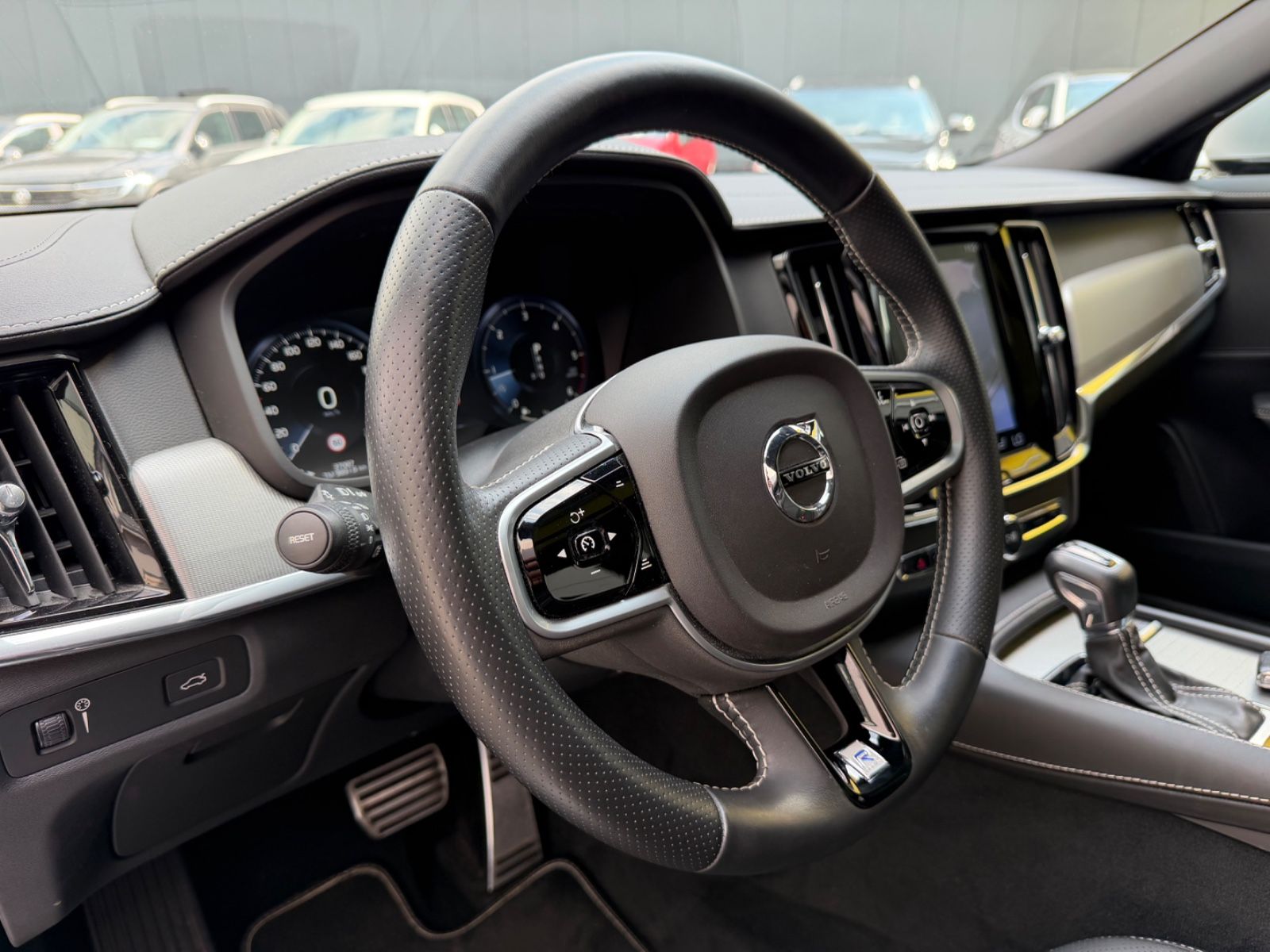 Volvo V90 Kombi R Design AWD/ALLRAD/SPORTPAK*/PANO/KAM foto 15