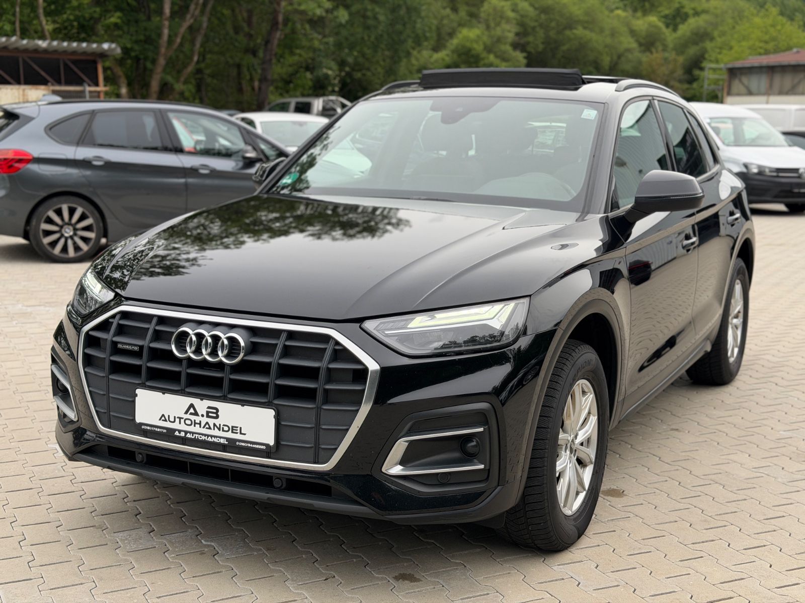 AUDI Q5 40 TDI quattro/PANO/LED/RCAM/AHK