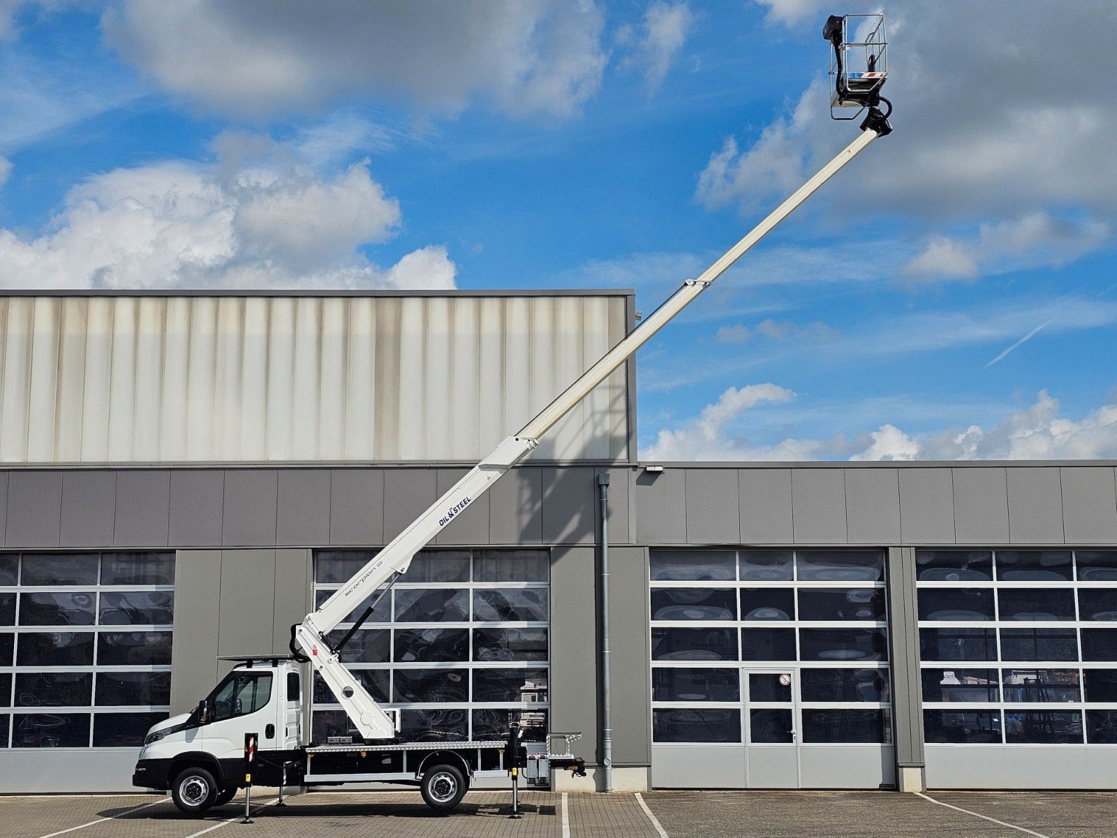 Fahrzeugabbildung Iveco Daily 35S14 Teleskoparbeitsbühne 18m