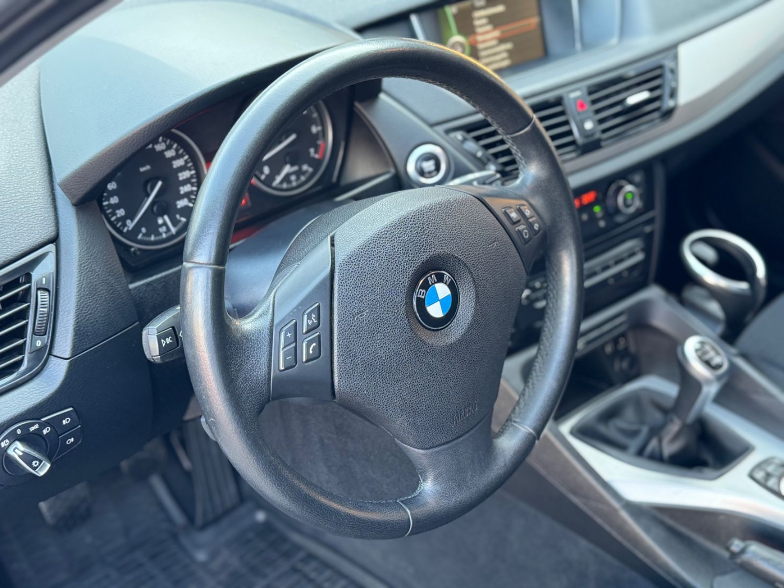 X1 18 i sDrive *Sitzheizung*Temp.*83tkm.*Xenon*