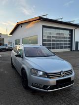 Volkswagen Passat 1.4 TSI Comfortline BlueMotion Tech C... - VW Passat Gebrauchtwagen in Freiburg