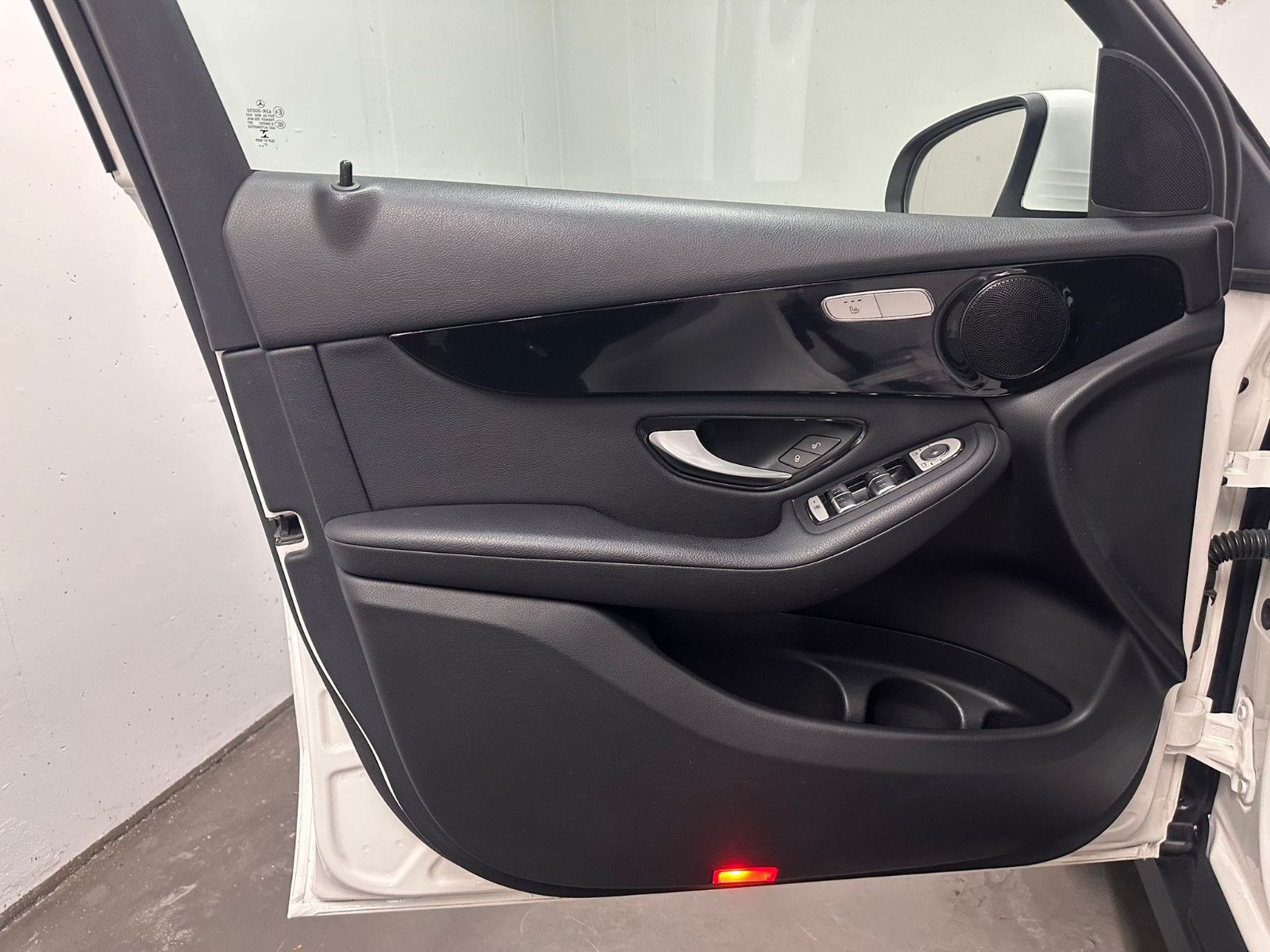 Fahrzeugabbildung Mercedes-Benz GLC 200 d 4MATIC Autom.*PANORAMA*CARPLAY*