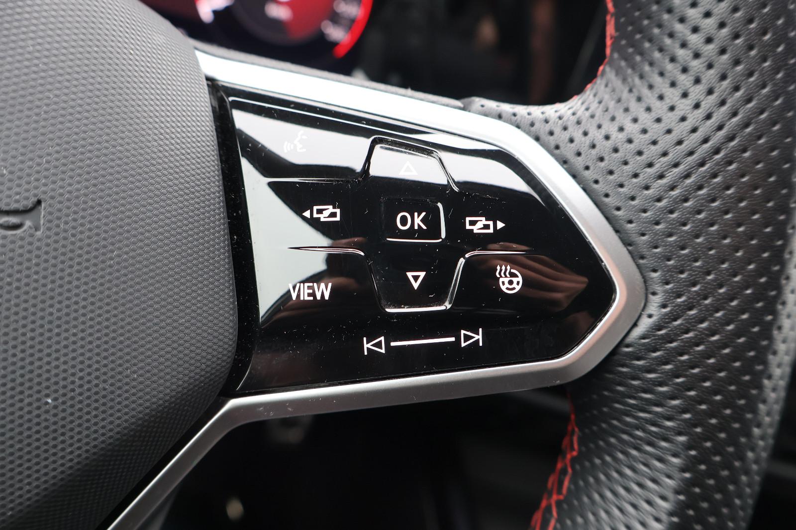 Volkswagen Golf VIII GTI 2.0 TSI AID+LANE+LED+AMBIENT+17", миниатюра 10