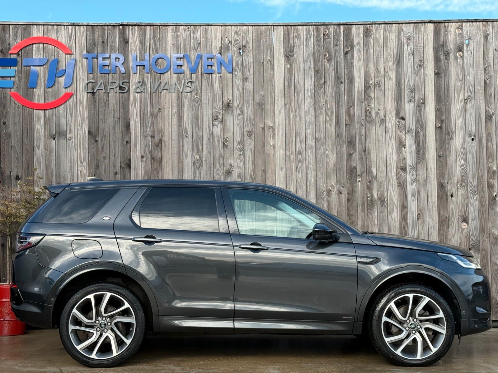 Land Rover Discovery Sport D240 AWD Automatik R-DYNAMIC SE foto 4