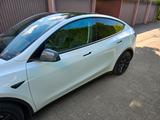 Tesla Model Y Long Range Dual Motor AWD *AHK* - weiße Tesla Model Y