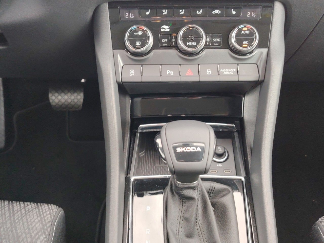 SKODA Karoq Selection Style TSI DSG – 5 Jahre Garantie - Bild 16