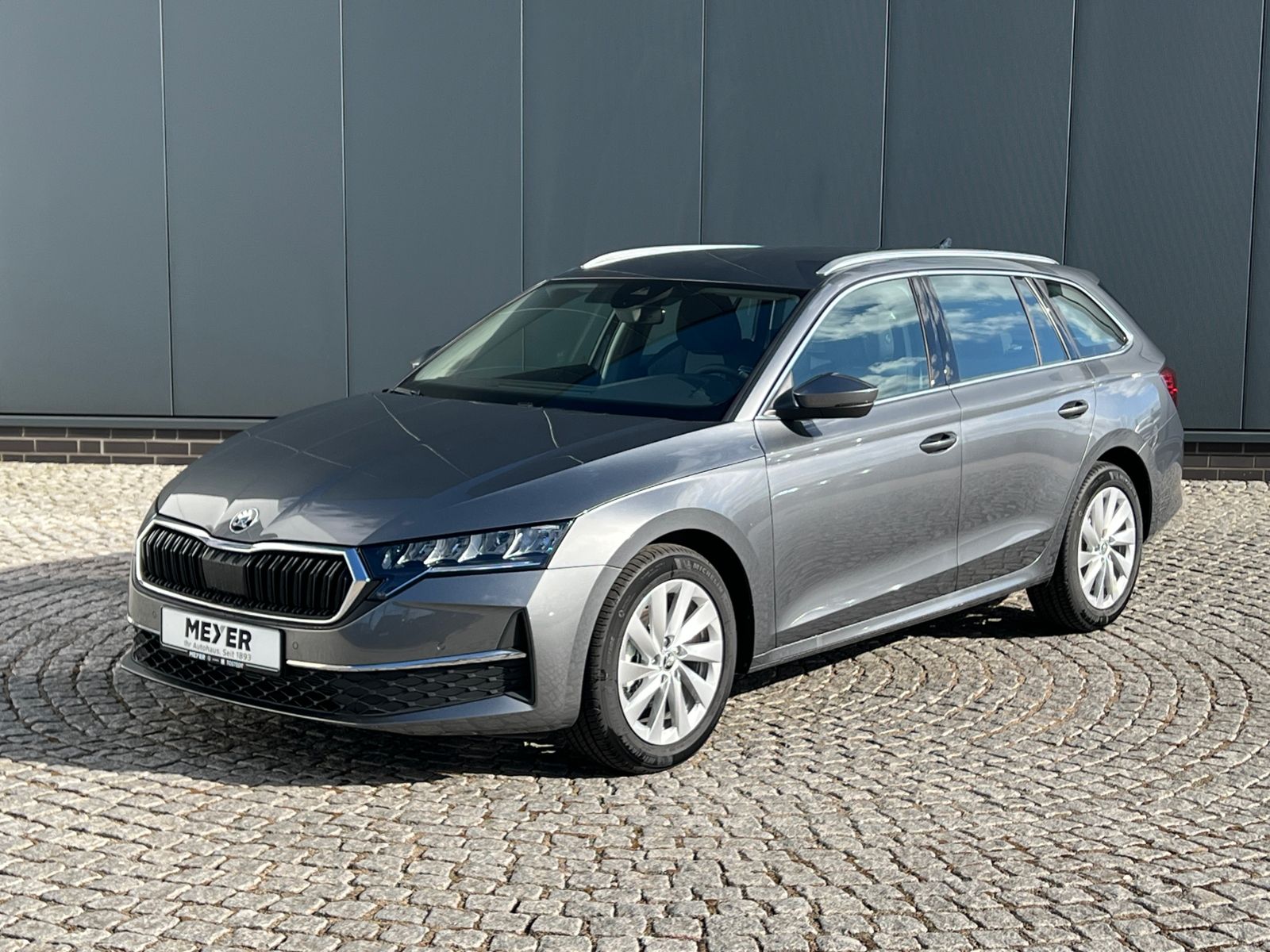 Fahrzeugabbildung SKODA Octavia Combi Selection 1.5 TSI mHEV DSG *LED, S