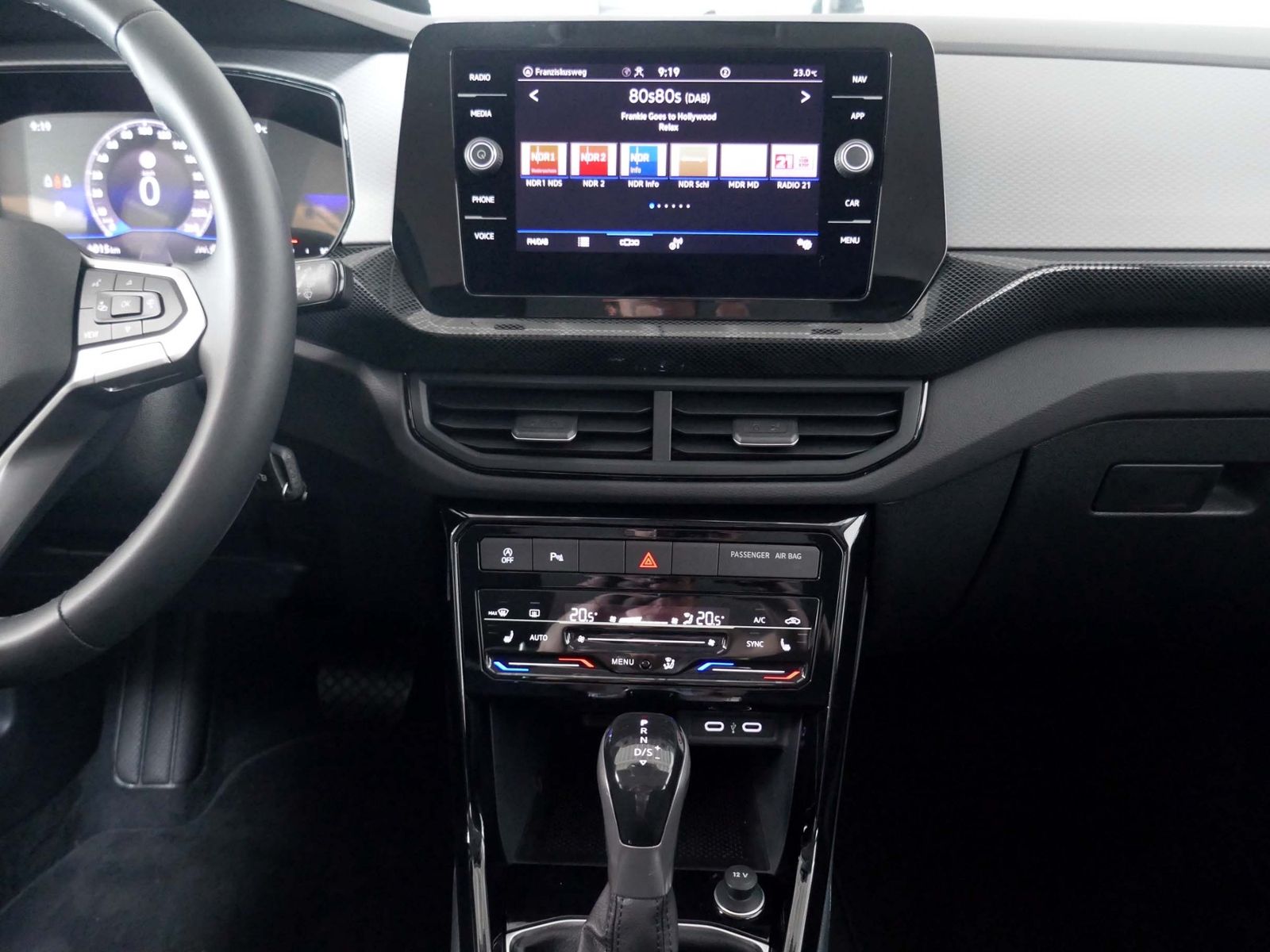 Fahrzeugabbildung Volkswagen T-Cross Life 1.0 TSI DSG | LED RFK ACC Navi DAB+