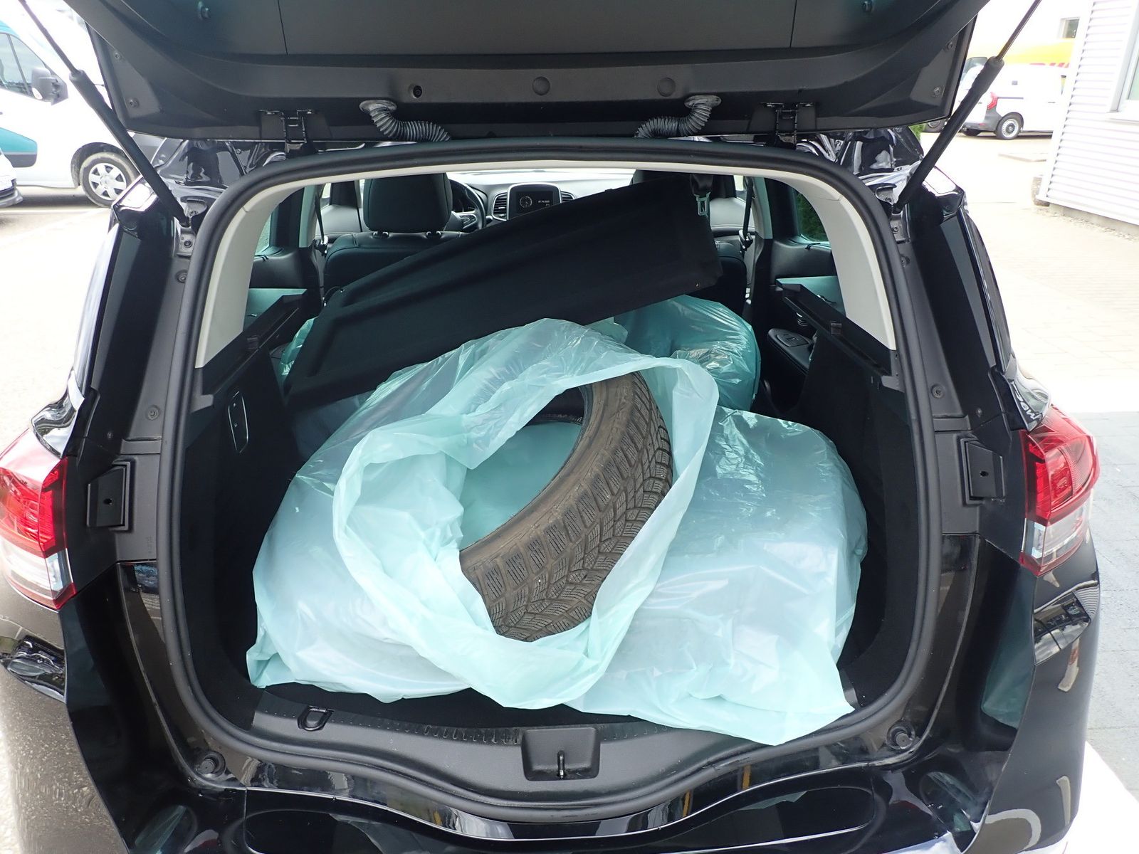 Fahrzeugabbildung Renault Scenic Intens TCe 140 GPF