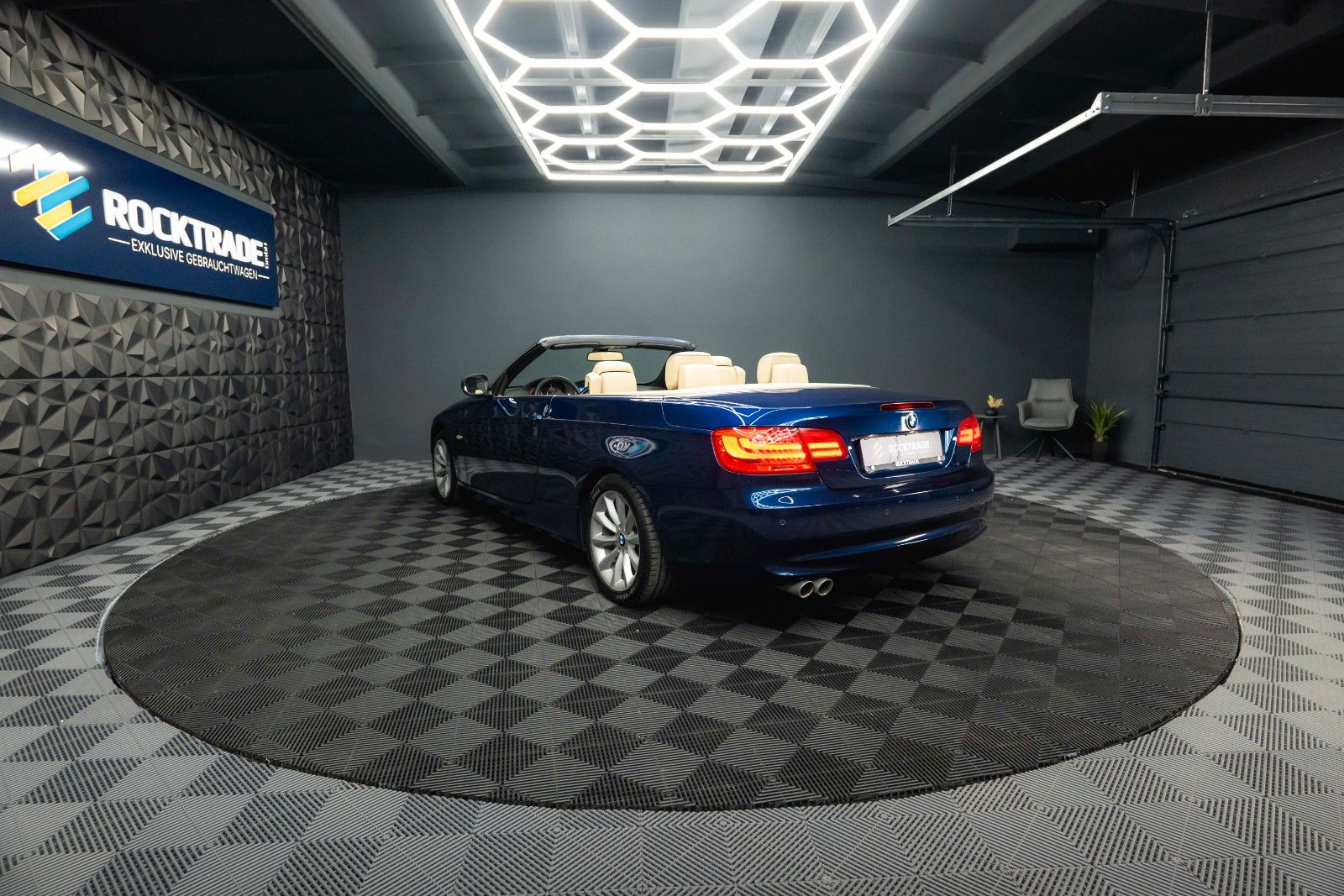 Fahrzeugabbildung BMW 330d Cabrio Sport Edition *Bi-Xenon*H&K*Memory*