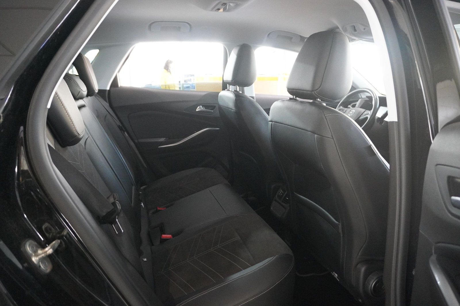 Fahrzeugabbildung Opel Grandland (X) ULTIMATE 4HYBRID NAVI/LED/360°/DAB