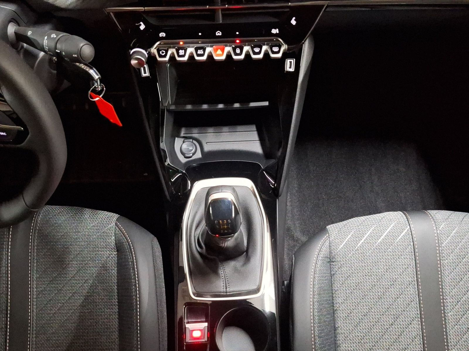 Peugeot 2008 - Bild 14