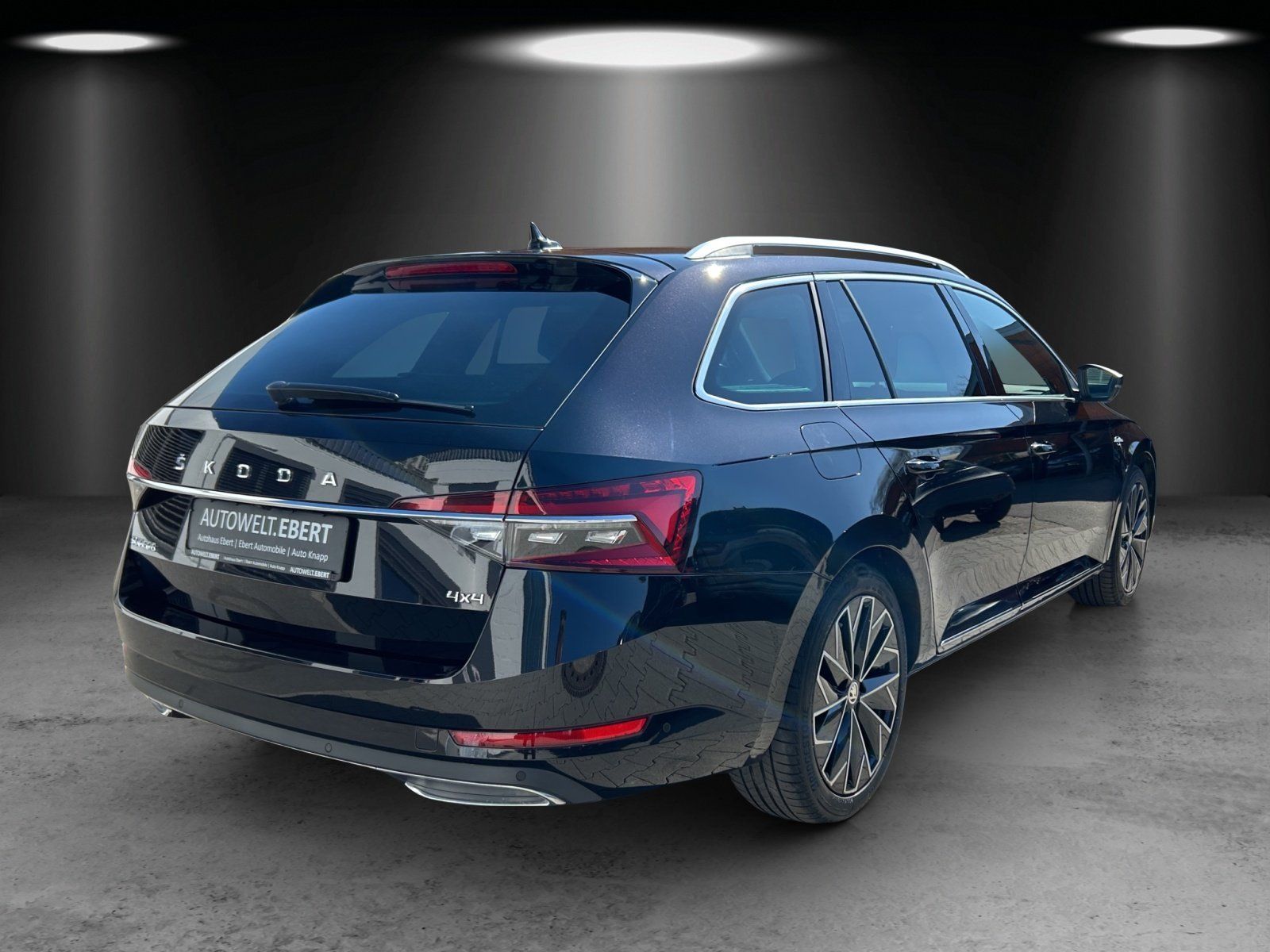 Fahrzeugabbildung SKODA Superb Combi 2.0 TDI L&K 4x4/ACC/360°CAM/VIRTUAL