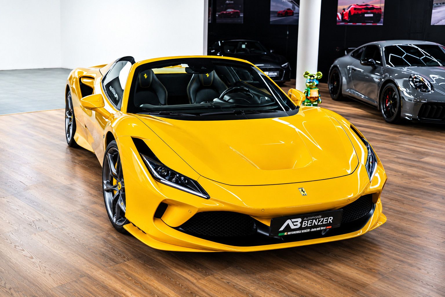Fahrzeugabbildung Ferrari F8 Spider Giallo Modena *Lift*Carbon*Kamera*