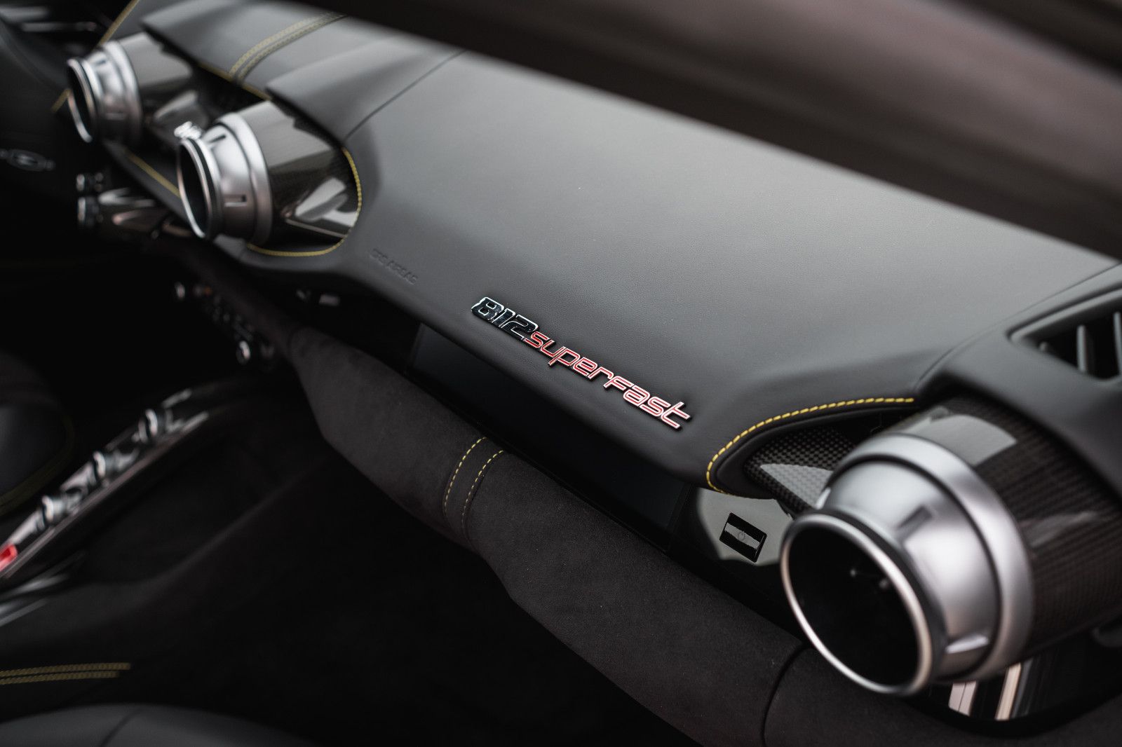 Fahrzeugabbildung Ferrari 812 Superfast-Garantie-Lift-ohne OPF-Kofferset