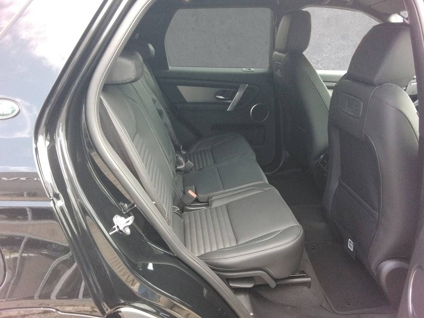 Fahrzeugabbildung Land Rover Discovery Sport D200 Landmark
