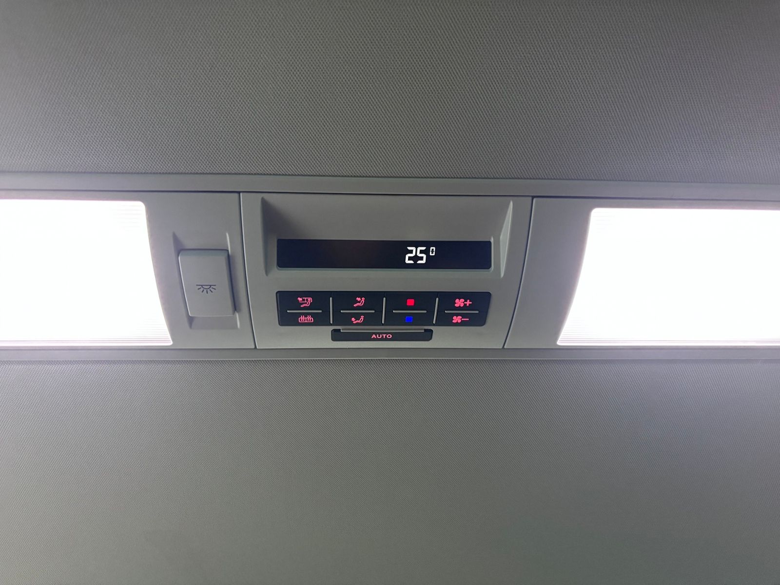 Fahrzeugabbildung Volkswagen T6 Multivan Generation Six LED NAVI STANDHZ