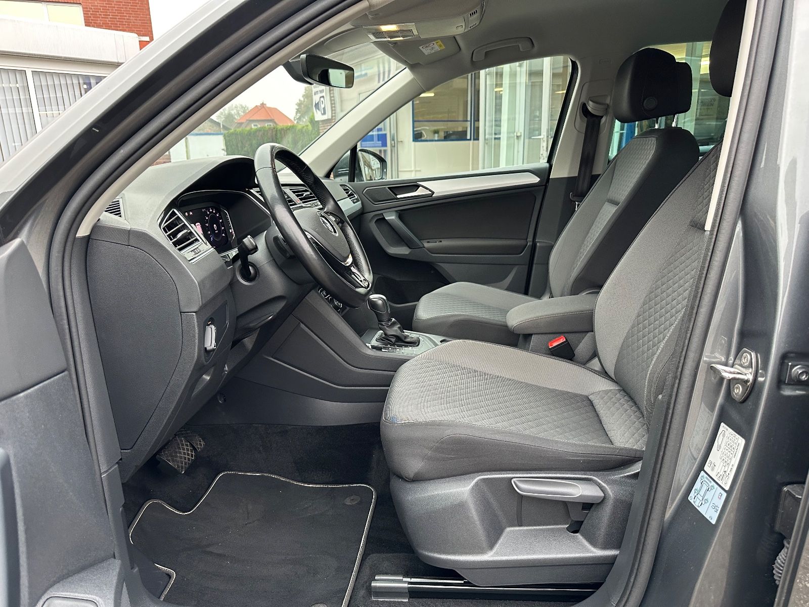 Fahrzeugabbildung Volkswagen Tiguan 1.5 TSI Comfortline DSG AHK/ACC/LED/Navi