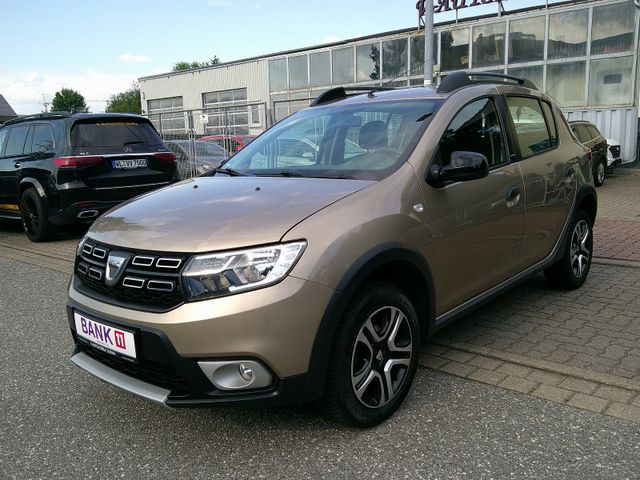 Dacia Sandero II Stepway Celebration 1 Hand