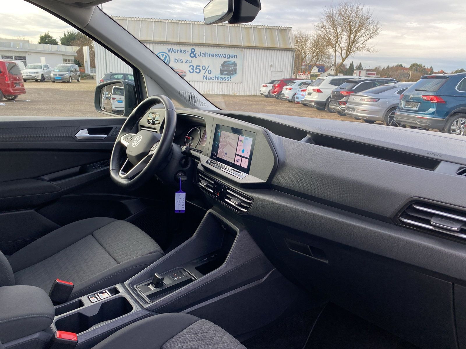 Fahrzeugabbildung Volkswagen Caddy 2.0 TDI DSG Life AHK LED APP ACC KAMAERA