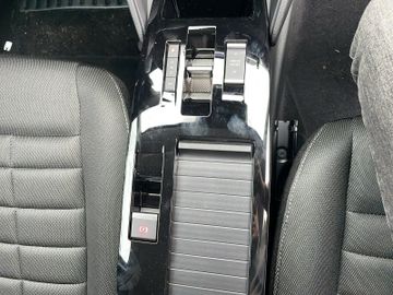 Citroën C4 Hybrid 145 Collection Kam.+KeyLess+Navi+SHZ