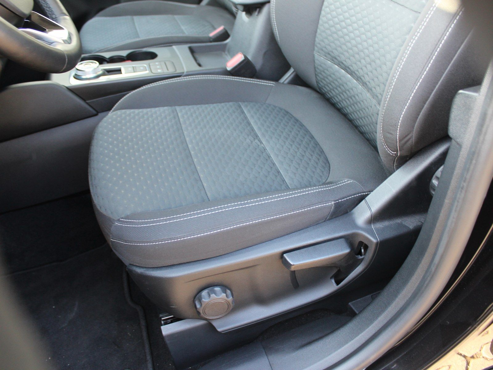 Fahrzeugabbildung Ford Kuga Plug-In Hybrid Cool & Connect 2,5 Duratec