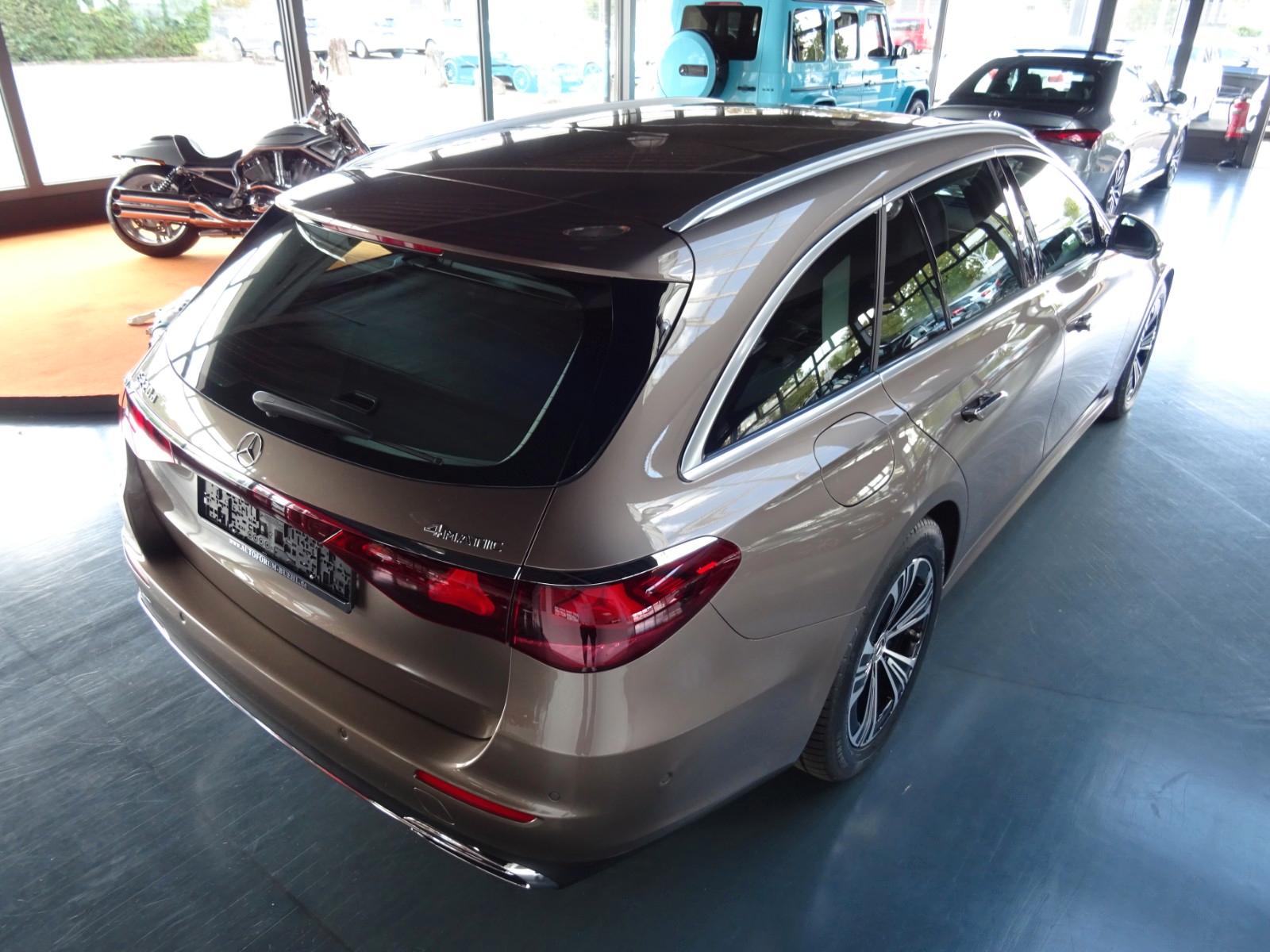 Mercedes-Benz E 220 d T 4Matic / Rollstuhl-Komplett Umbau