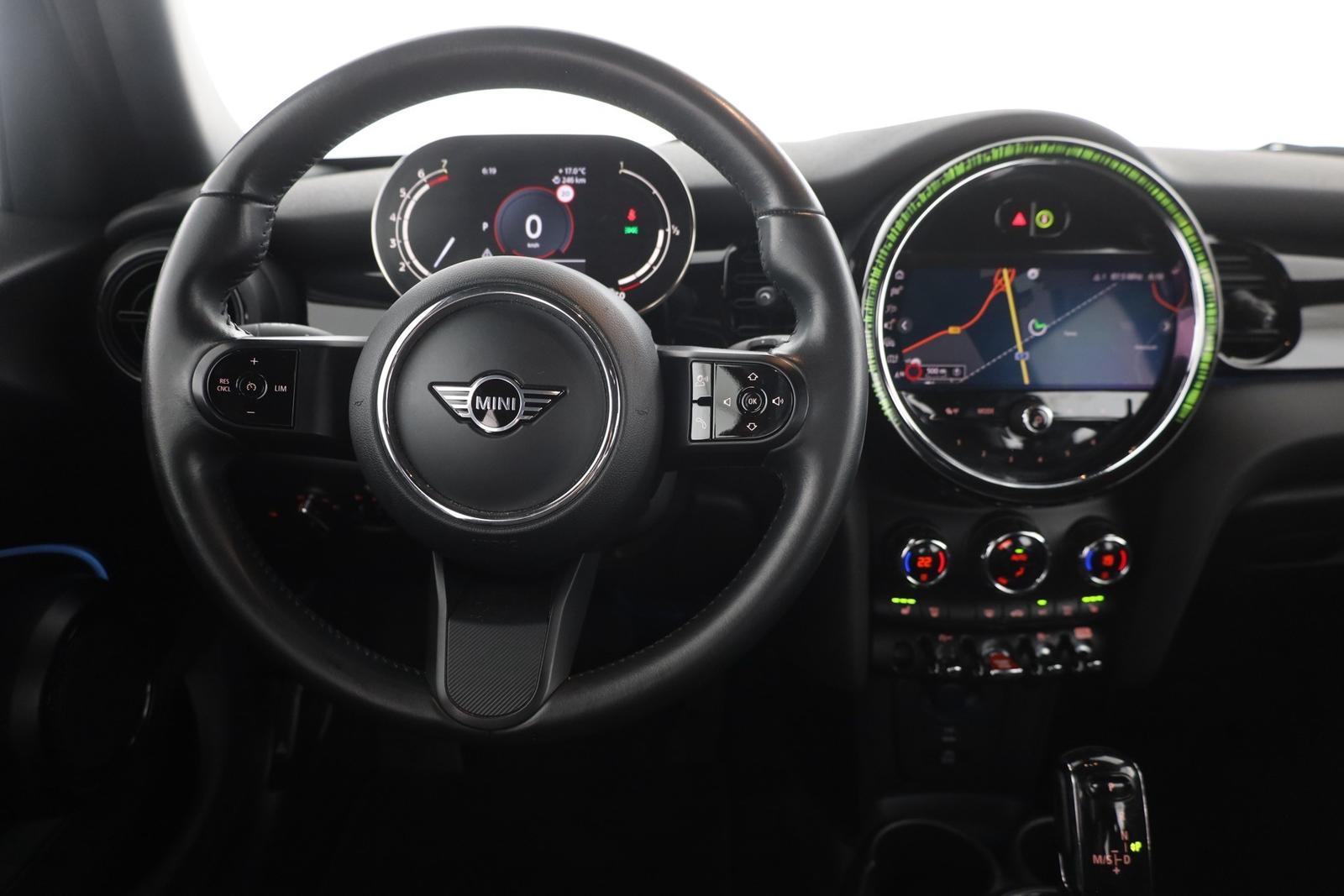 MINI Cooper 1.5 Classic Trim LED Navi Kamera Leder