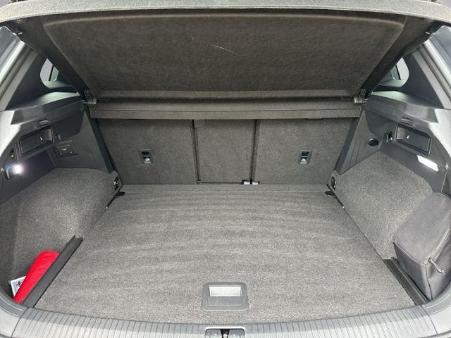 Tiguan 2.0 TDI DSG R-LINE AHK+LED+NAVI+RÜKAM+ACC