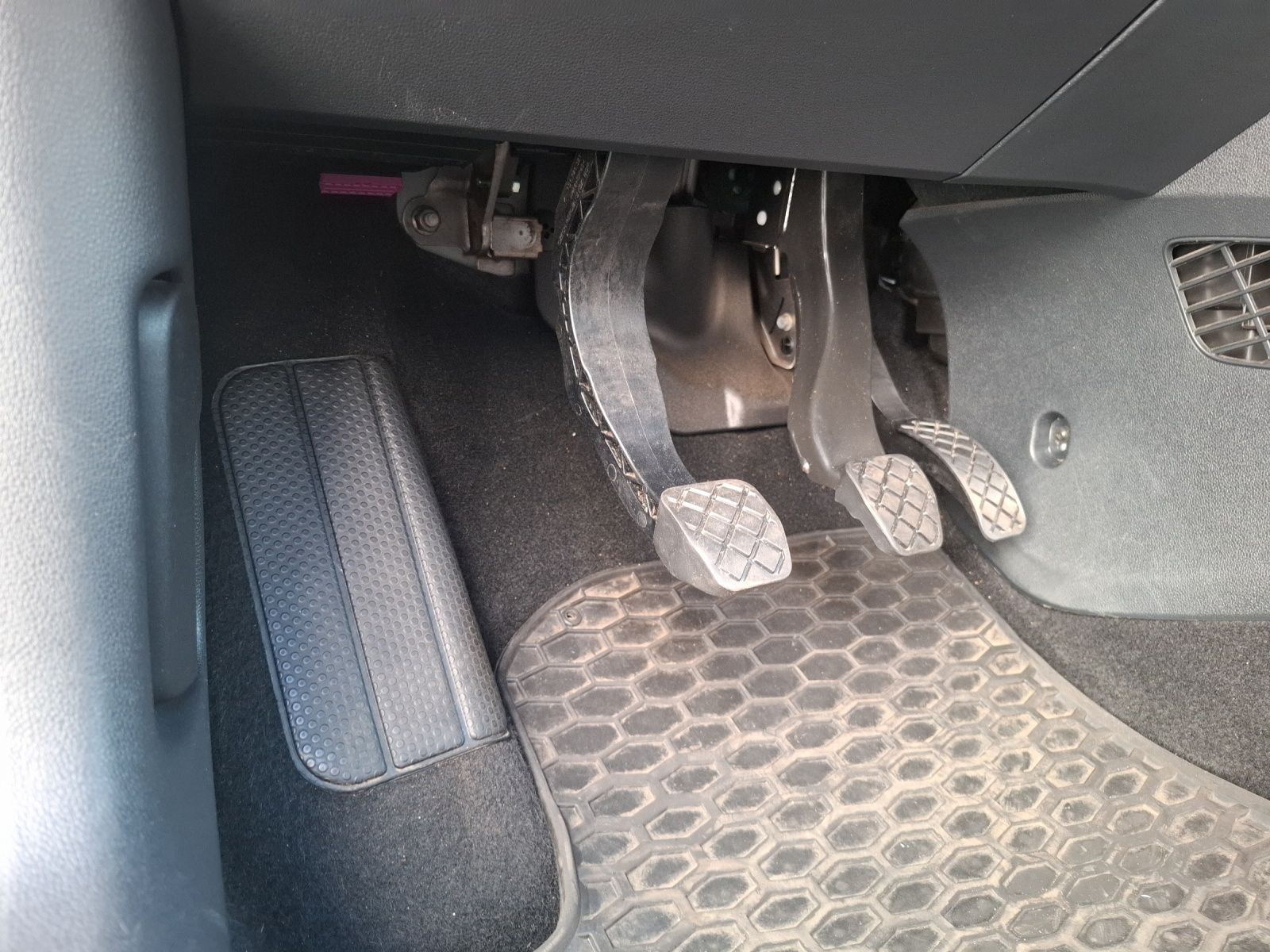 Fahrzeugabbildung Volkswagen up! 1.0 Klima DAB GRA RFK SH