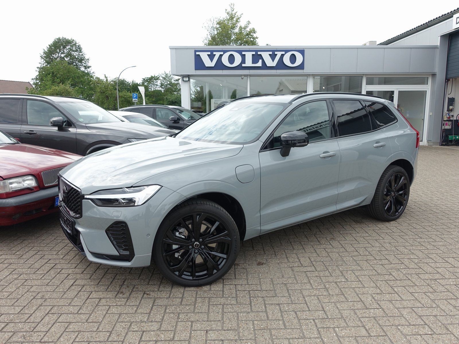 Volvo XC60 Black Edition T8 AWD HUD/360°/PANO/B&W/AHK