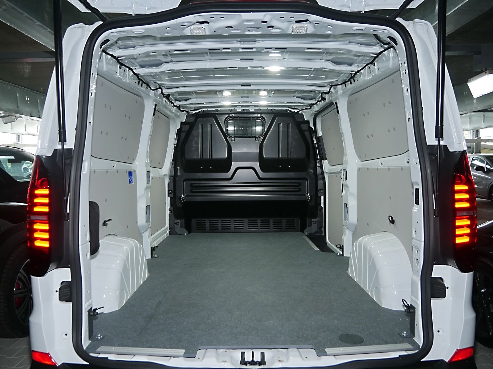 Volkswagen T7 Transporter - Bild 10