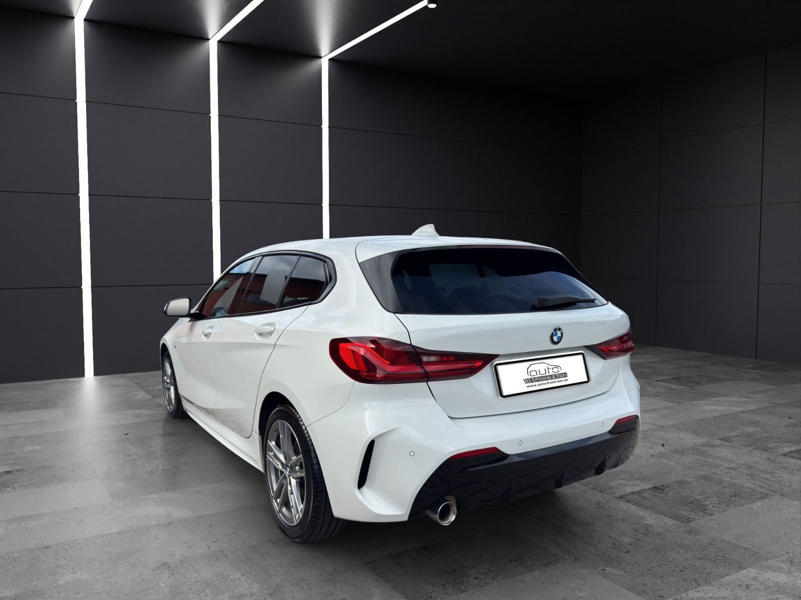 Fahrzeugabbildung BMW 118 i M Sport/Tempo/Navi/Ambiente/Apple CarPlay