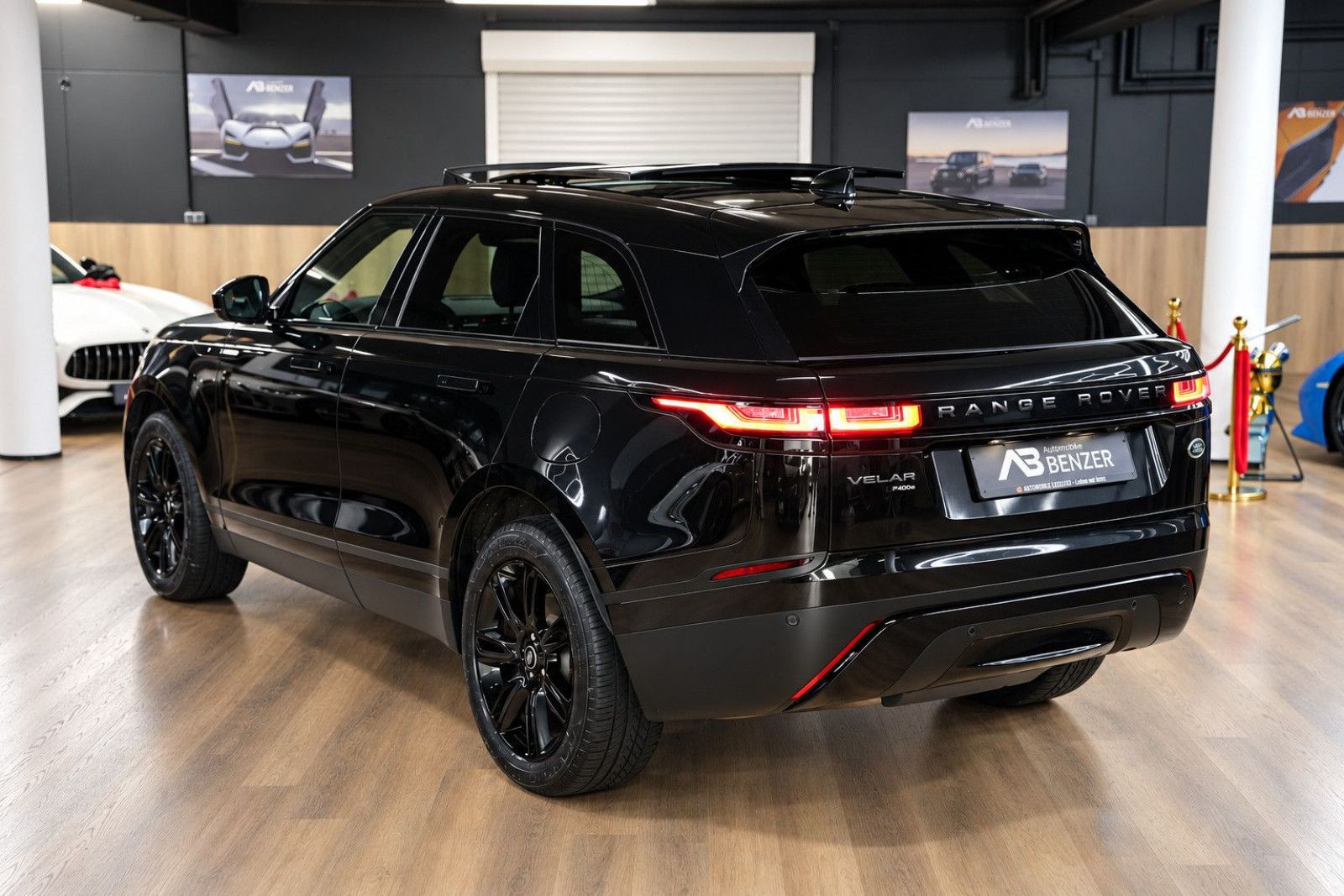 Fahrzeugabbildung Land Rover Range Rover Velar P400e *Panorama*Meridian*Kam