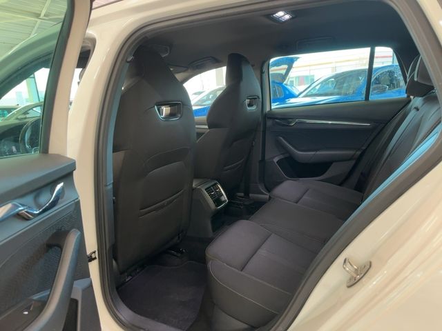 Octavia Combi 2.0 TDI DPF First Edition
