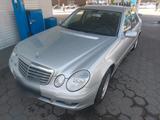 Mercedes-Benz E220 CDI Limousine NAVI/PDC/... - Mercedes-Benz E 220 aus 2007: Cdi